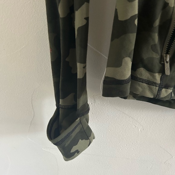 Lululemon Define Heritage 365 Camo Olive jacket - Picture 7 of 7